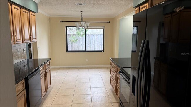 Building Photo - 6411 Santa Monica Dr