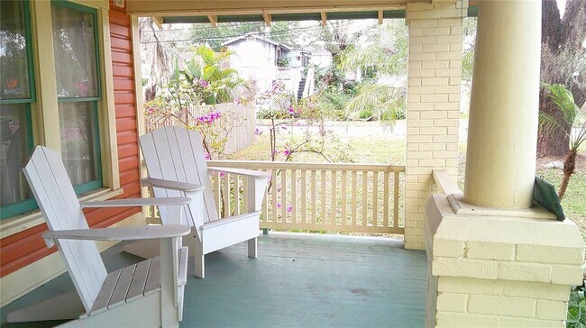 Building Photo - 303 E Plymouth St