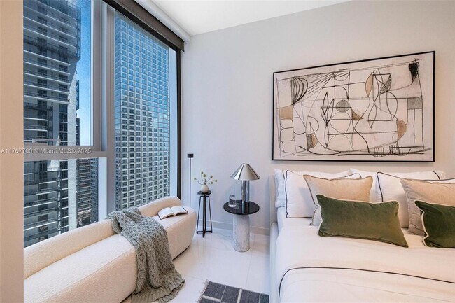 Building Photo - 300 Biscayne Blvd Way