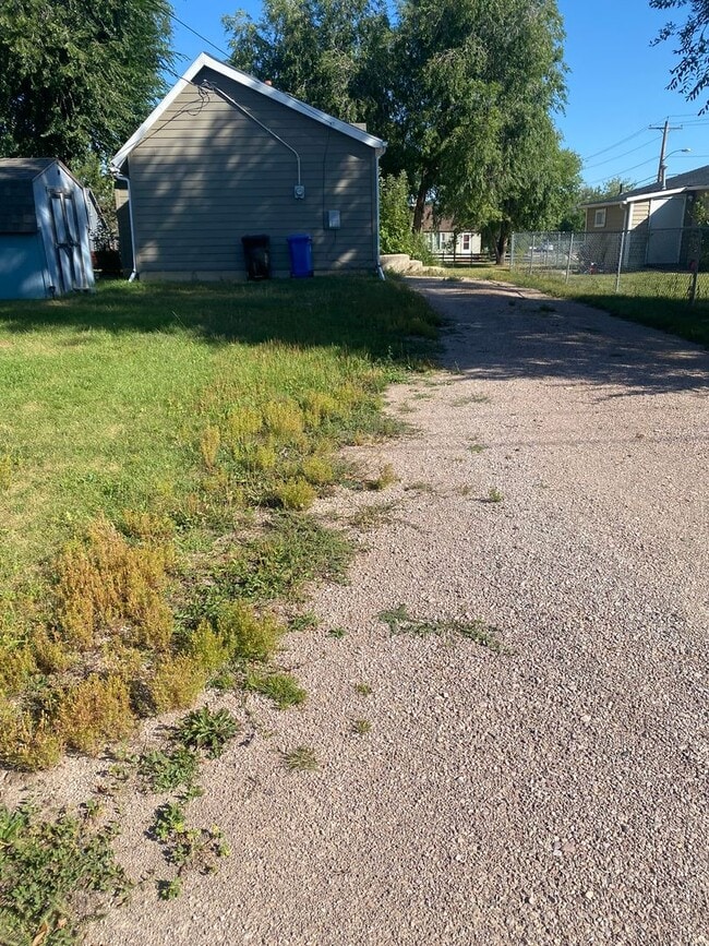 Building Photo - 2 BED | 1 BATH | SINGLE-LEVEL HOME | NORTH