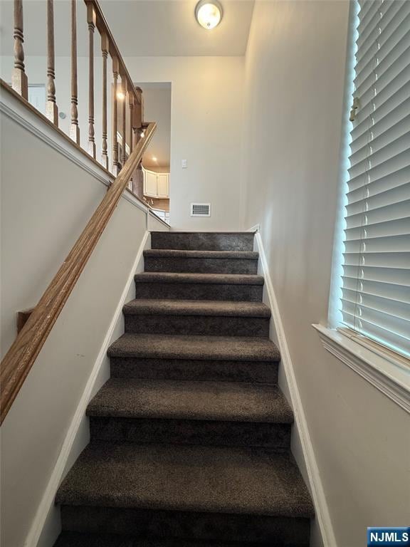 Building Photo - 686 Plum Terrace