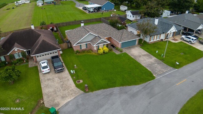 Building Photo - 213 Longleaf Dr
