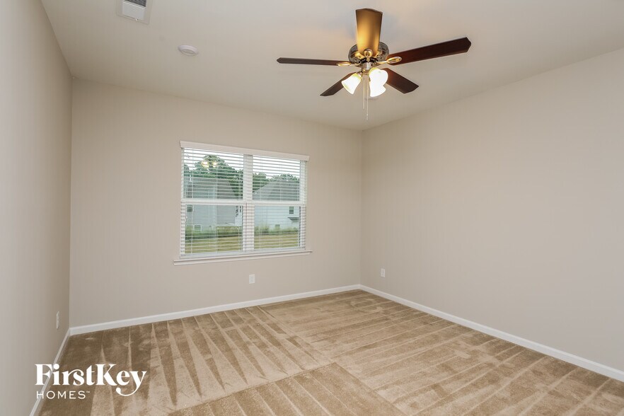 Building Photo - 6040 Wheeler Ridge Rd