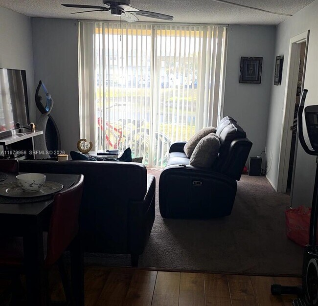 Building Photo - 8100 Sunrise Lakes Blvd