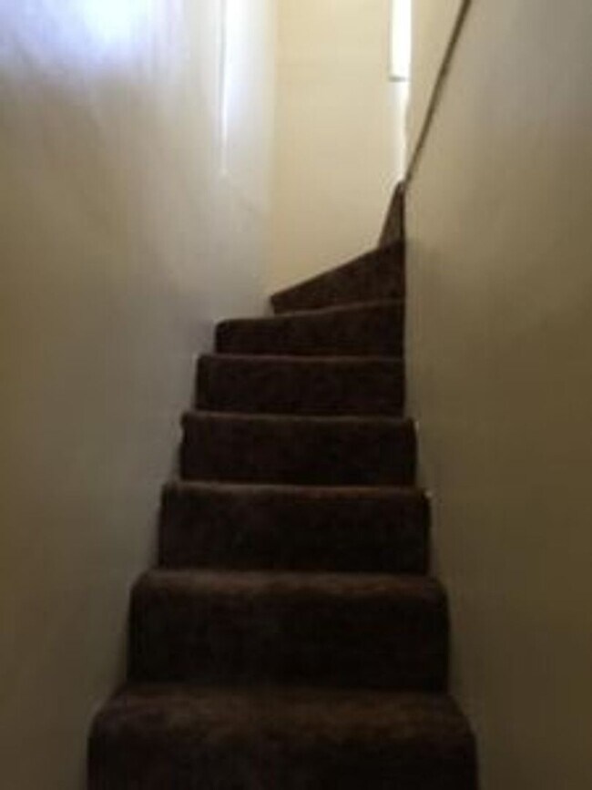 Building Photo - 3 bed room brick house in Henrico County! ...