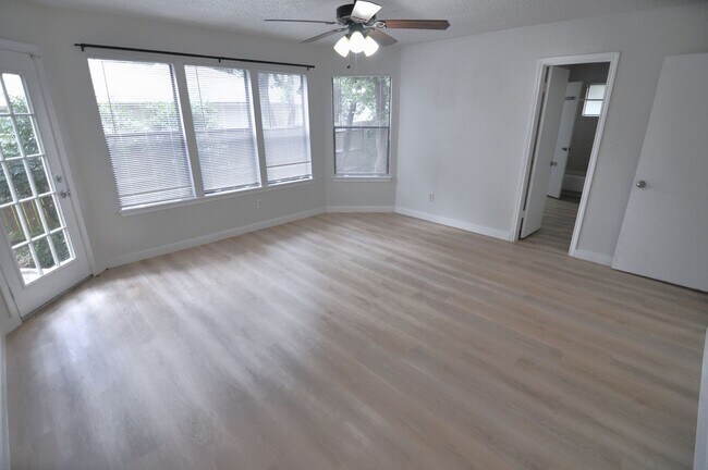 Building Photo - Amazing Austin home!