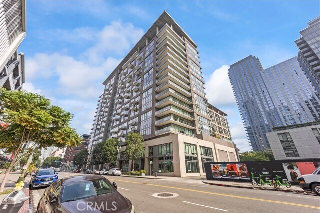 Building Photo - 1100 S Hope St