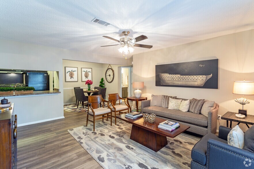 Interior Photo - Azure Cove Apartment Homes