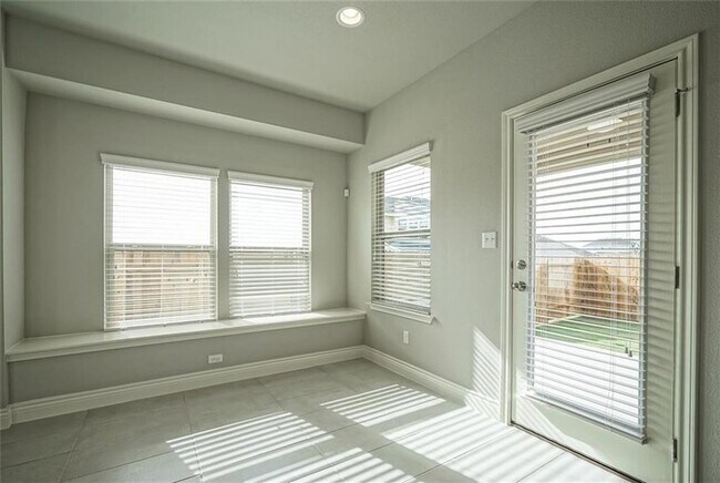 Building Photo - 501 Nautical Lp