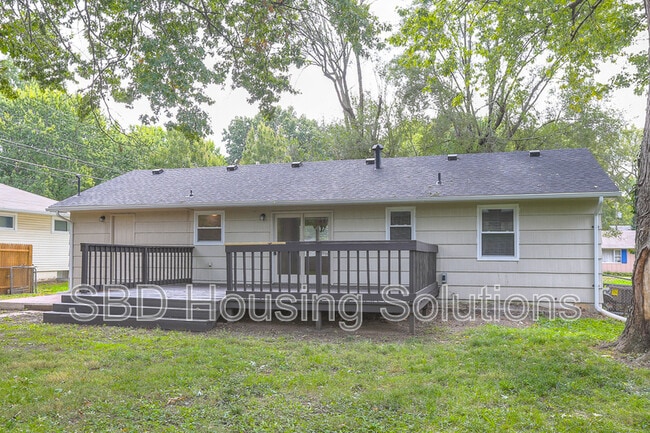Building Photo - 4504 E 112 Terrace