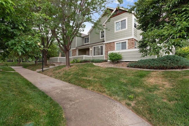 Building Photo - Spacious 2 Bedroom, 2.5 Bath Townhome in Desirable South Fort Collins
