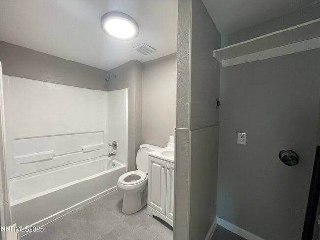 Building Photo - 1959 H St