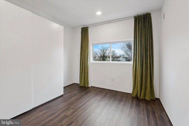 Building Photo - 1911 N 9th St