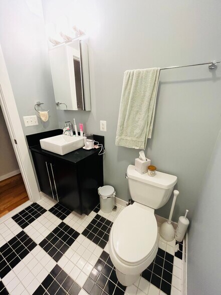 Building Photo - 3577 Warder St NW