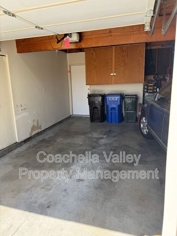 Building Photo - 643 N Vía Acapulco