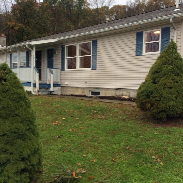 Front of duplex - 310 Bypass Dr