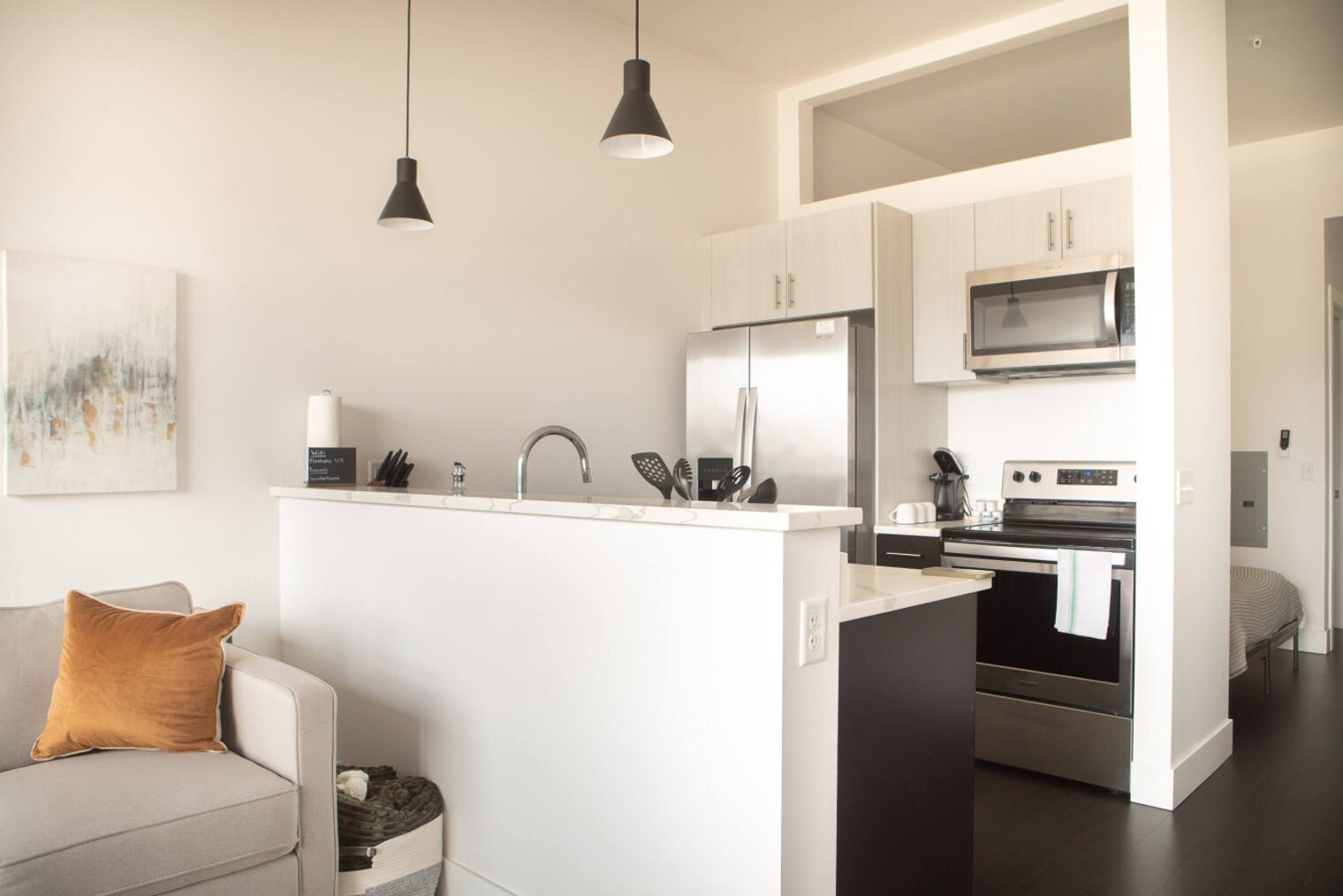 Building Photo - 550 W Juneau Ave