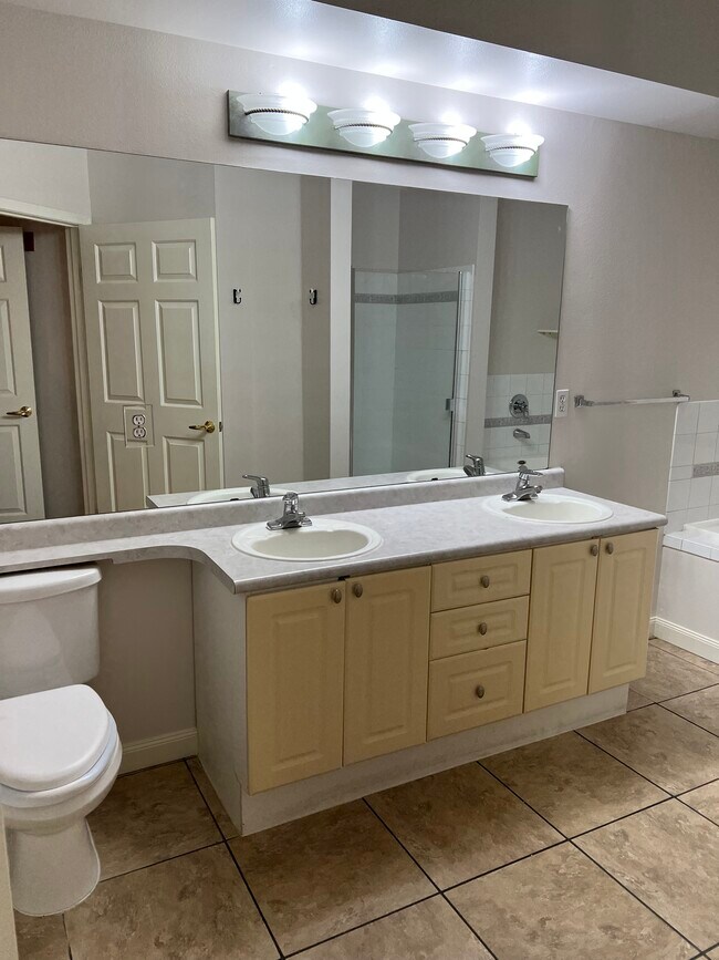 Building Photo - 16125 Juanita Woodinville Way NE