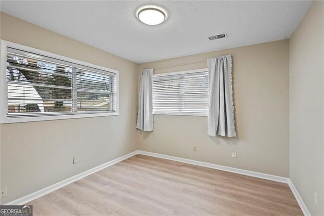 Building Photo - 1201 Shoreham Dr