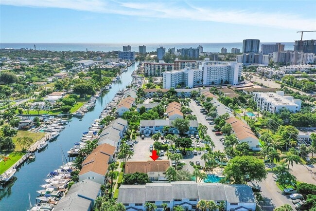 Building Photo - 2699 NE 15th St