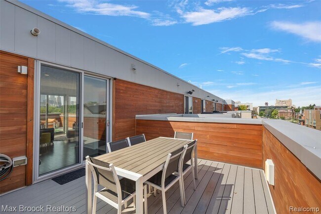 Building Photo - 284 Alfred St