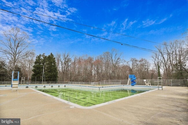 Building Photo - 8501 Canterbury Dr