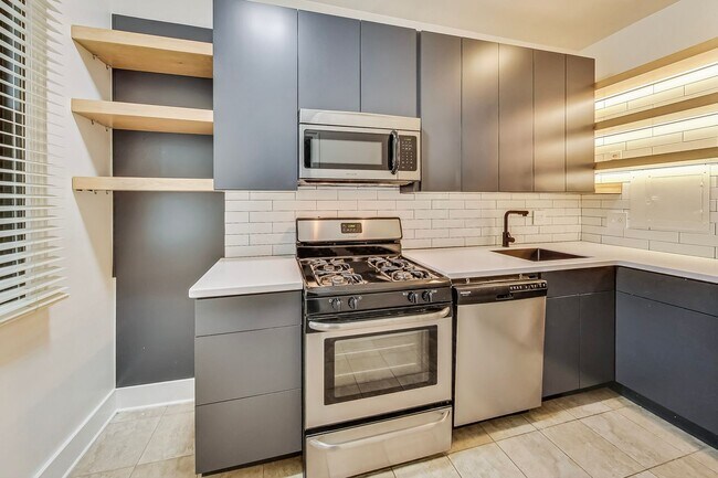 Building Photo - *COMING SOON* Stylish 1 Bedroom Condo in Foggy Bottom!