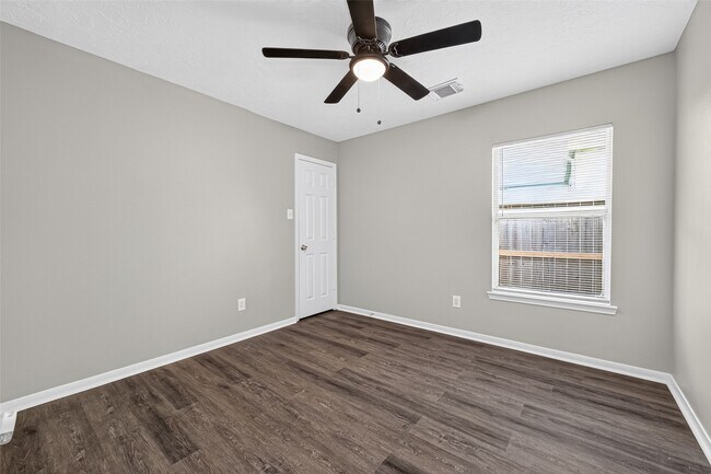 Building Photo - 8010 Indian Desert Dr
