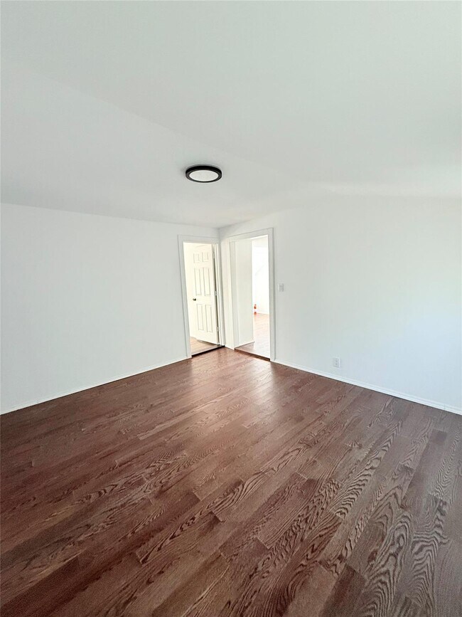 Building Photo - 815 Carpenter Pl