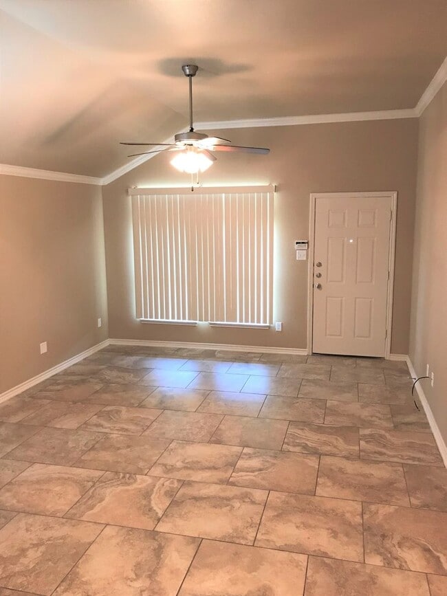 Building Photo - 2 Bedroom / 2 Bath Duplex off Clear Creek – Killeen, TX