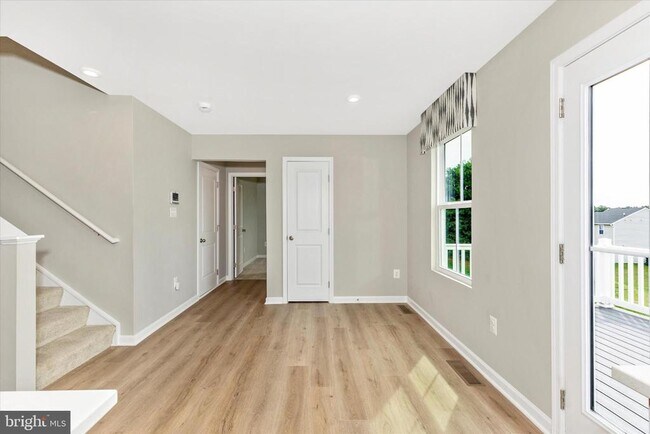 Building Photo - 38 Diopside Dr