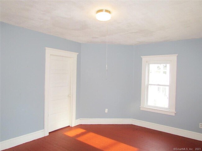 Building Photo - 93 E Elm St