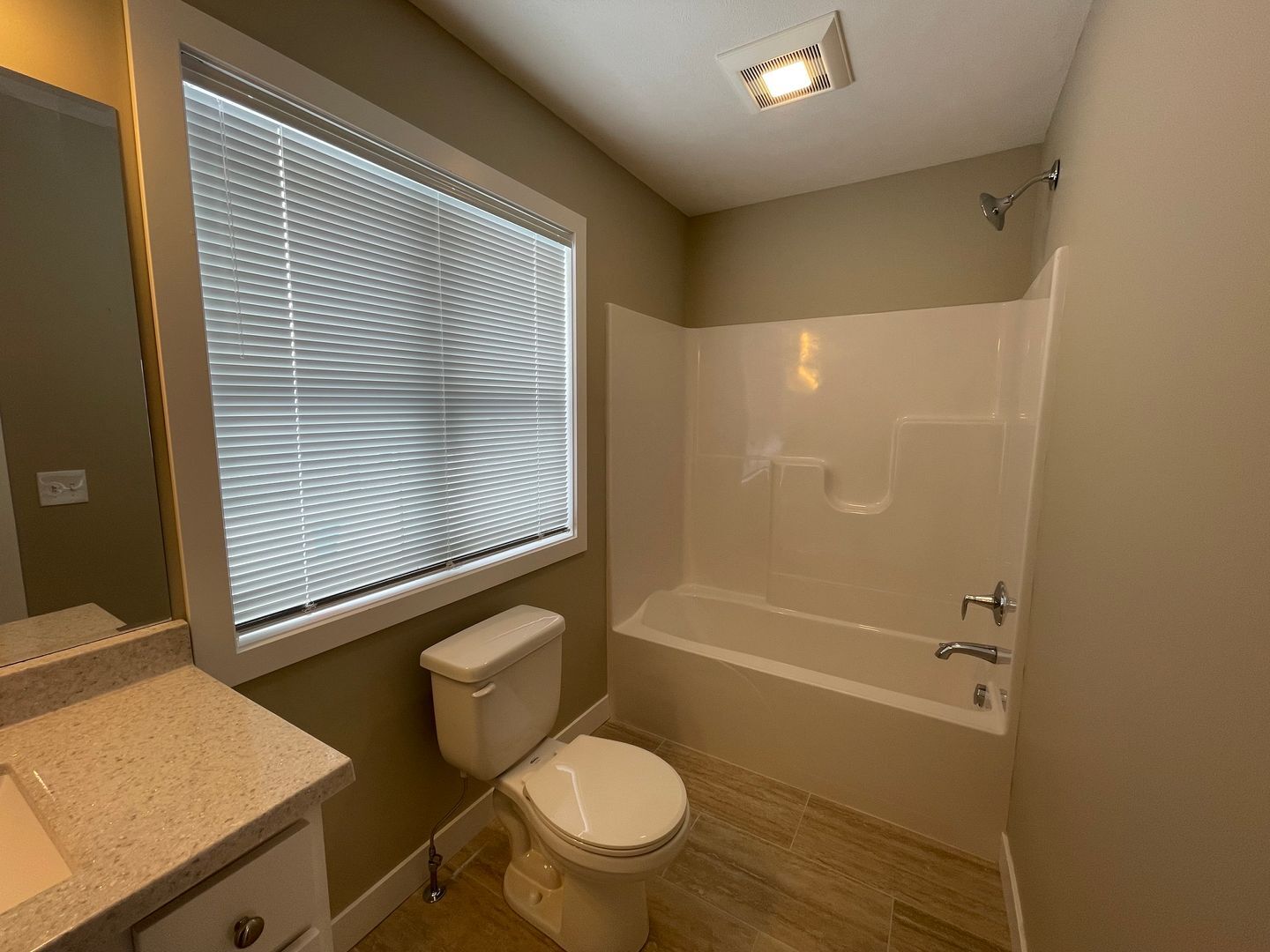 Building Photo - 2060 Lion Gate Dr