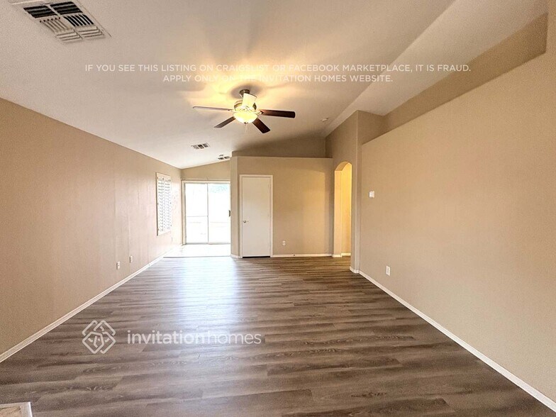 Building Photo - 6551 E Auburn St