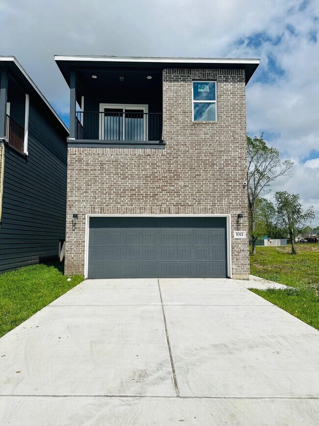 Primary Photo - 5311 Groveton St