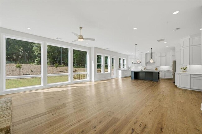 Building Photo - 401 Oakleigh Ave