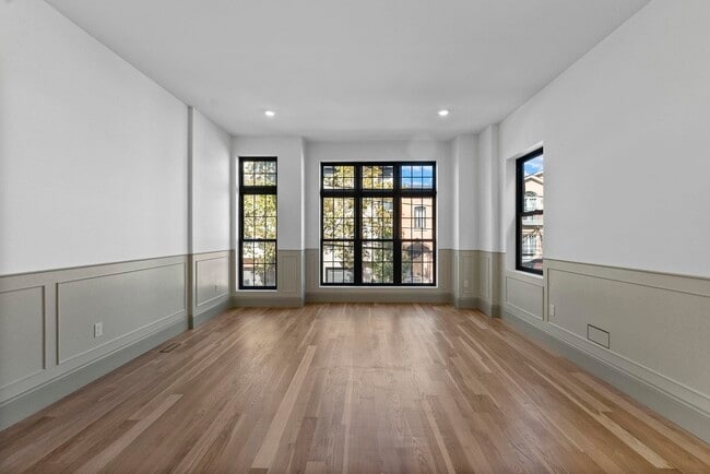 Building Photo - 166 New York Ave