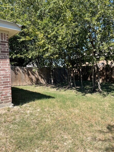 Building Photo - 217 W Avenue A