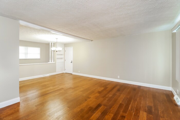 Building Photo - 5348 Dee Alva Dr
