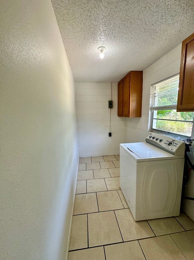 Building Photo - Charming 3-Bedroom Home in Apopka!
