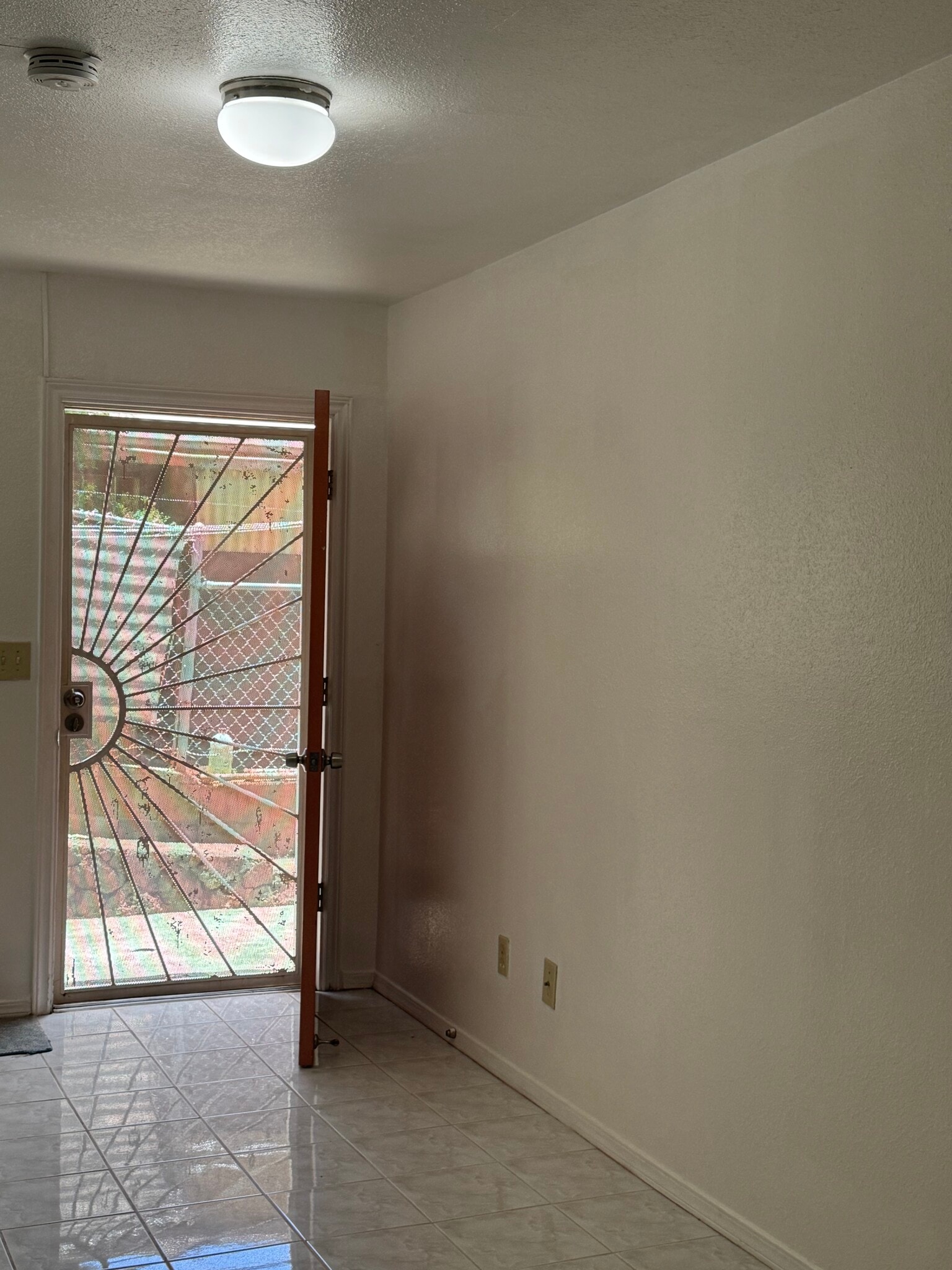 Building Photo - 1007 Puolo Dr