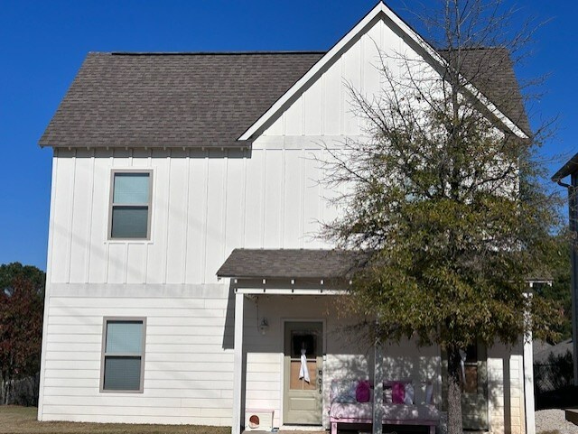 Building Photo - 1200 Taylor Cottage Cove