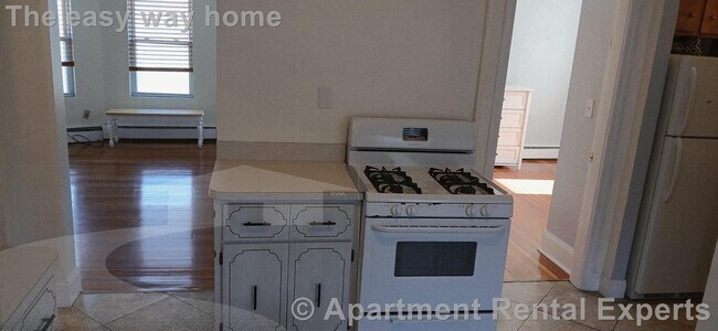 Building Photo - 300 Park Ave