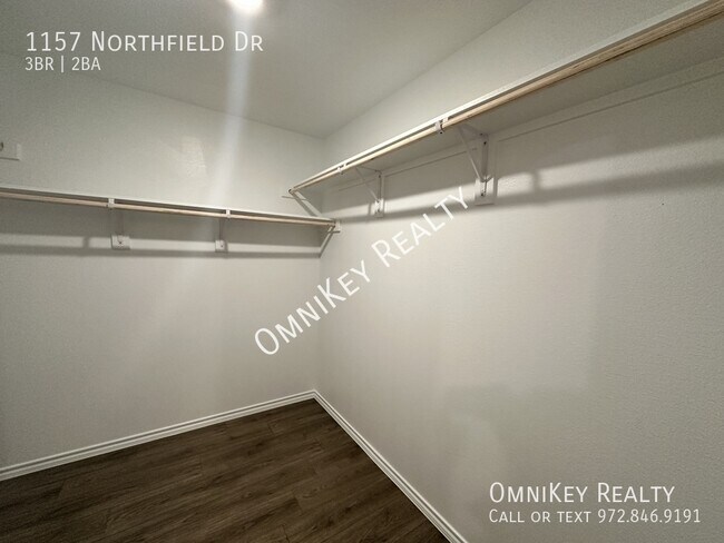 Building Photo - 1157 Northfield Dr