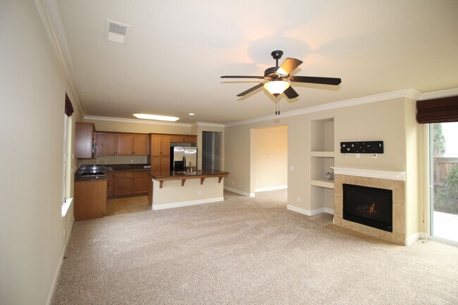 Building Photo - 3856 Heritage Ave