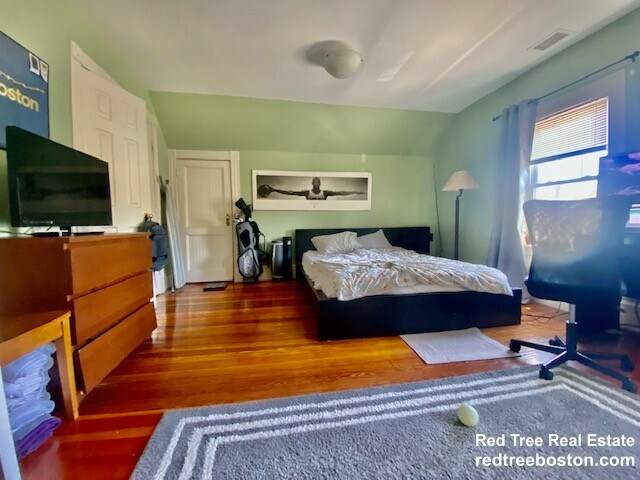 Building Photo - 24 Burton St