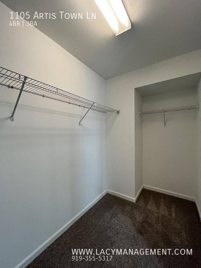 Building Photo - 1105 Artis Town Ln