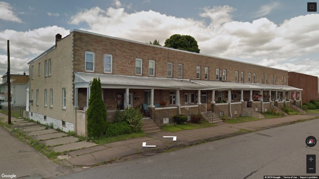 Building Photo - 370 S Poplar St