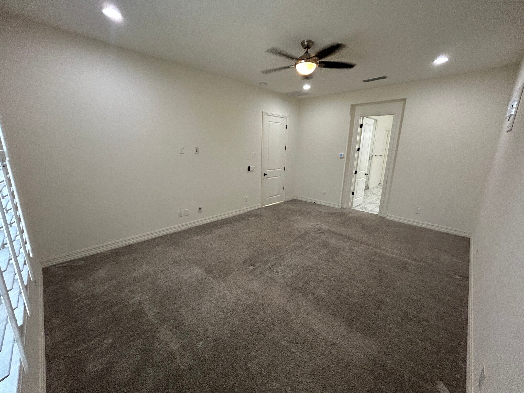 Building Photo - 1811 E Aster Pl