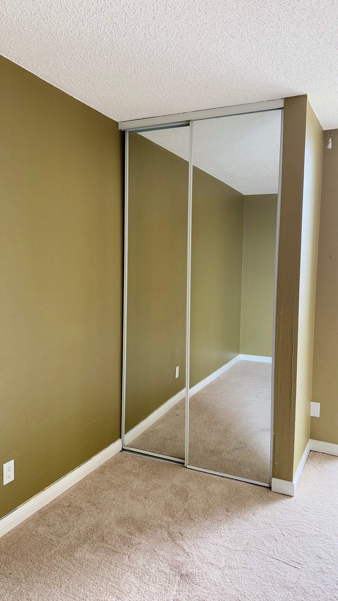 Building Photo - 555 Pierce St